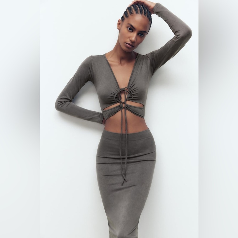 ZARA SEAMLESS RUCHED TOP - Picture 4 of 10